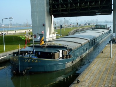 Vera-3-16-02-2015.jpg (213.53 Kio) Vu 1386 fois Vera-3-16-02-2015.jpg