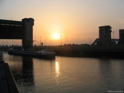 mazzel-1-20-07-2006.jpg (146.43 Kio) Vu 15009 fois mazzel-1-20-07-2006.jpg