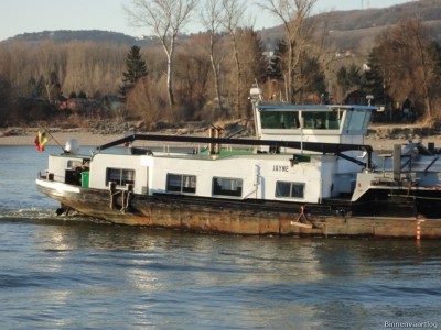 jayne-7-04-03-2010-helmut-oostenrijk-donau.jpg