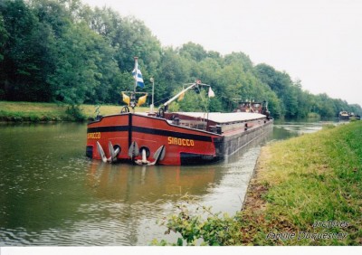 2 08 97 - en amont de l'écluse du Bosquet - canal de st quentin (Copier).jpg