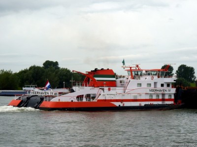 Veerhaven-IV-6-27-08-2015-Lobith.jpg (160.91 Kio) Vu 4102 fois Veerhaven-IV-6-27-08-2015-Lobith.jpg