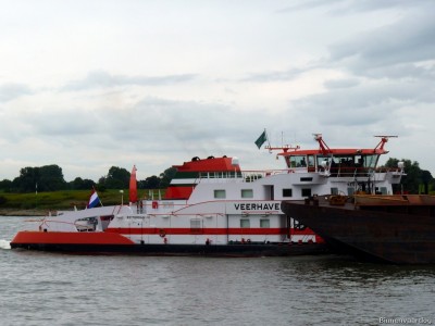 Veerhaven-IV-3-27-08-2015-Lobith.jpg (150.13 Kio) Vu 4102 fois Veerhaven-IV-3-27-08-2015-Lobith.jpg