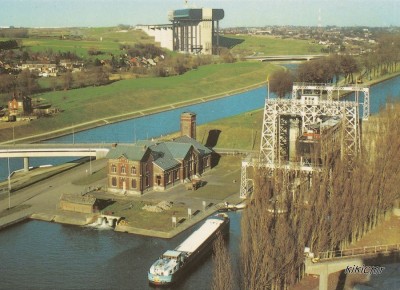 Thieu - Ascenseurs à bateaux - L'ancien et le nouveau (1) (Copier).jpg (134.88 Kio) Vu 9266 fois Thieu - Ascenseurs à bateaux - L'ancien et le nouveau (1) (Copier).jpg