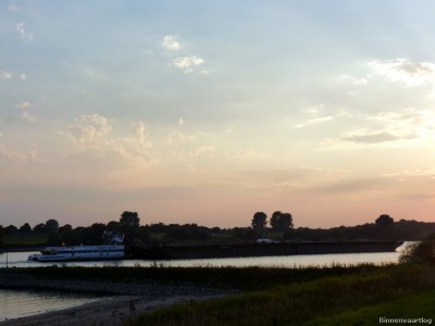 Rhenus-Schub-5-29-08-2015.jpg (102.15 Kio) Vu 1991 fois Rhenus-Schub-5-29-08-2015.jpg