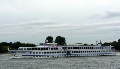 Statendam-3-27-08-2015-Lobith.jpg (122.68 Kio) Vu 1970 fois Statendam-3-27-08-2015-Lobith.jpg