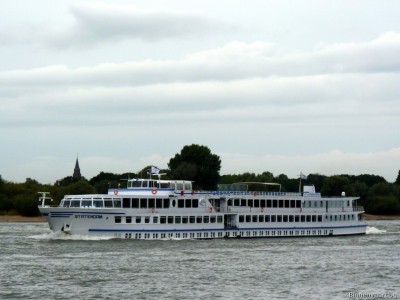 Statendam-2-27-08-2015-Lobith.jpg (148.36 Kio) Vu 1967 fois Statendam-2-27-08-2015-Lobith.jpg