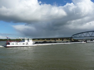 rhenus-hanau-1-20-10-2010-nijmegen.jpg (65 Kio) Vu 2182 fois rhenus-hanau-1-20-10-2010-nijmegen.jpg