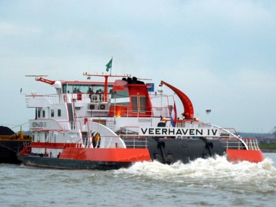 Veerhaven-IV-9-21-09-2015-Oosterhout.jpg