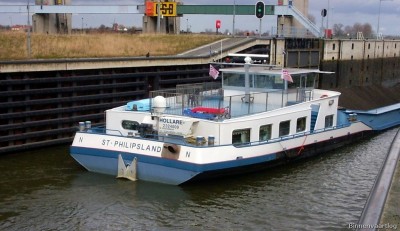 Hollare-1-15-03-2005.jpg