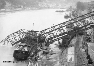 FREGATE port Rambaud - lyon 1935 (Copier).jpg (101.3 Kio) Vu 2081 fois FREGATE port Rambaud - lyon 1935 (Copier).jpg