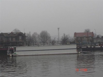 bateaucage 2.jpg (47.94 Kio) Vu 3936 fois bateaucage 2.jpg