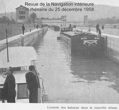 Couzon - inauguration - Revue navigation intérieure et rhénane 25 décembre 1958 (1) (Copier).jpg (91.19 Kio) Vu 6159 fois Couzon - inauguration - Revue navigation intérieure et rhénane 25 décembre 1958 (1) (Copier).jpg
