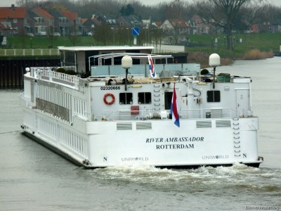 River-Ambassador-3-31-03-2016-sluis-Lith.jpg