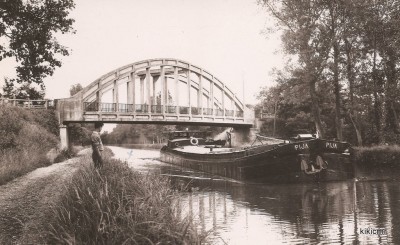 Dompierre-sur-Besbre (Allier) - Le pont des Taillis (Copier).jpg