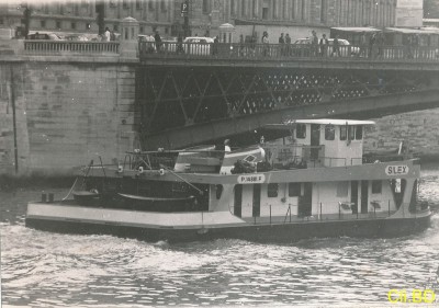 IMG_20161218_SILEX_P14881F_au pont d'Arcole (Copier).jpg (127.28 Kio) Vu 7492 fois IMG_20161218_SILEX_P14881F_au pont d'Arcole (Copier).jpg