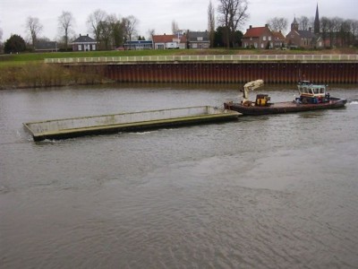 Pieter-1-01-02-2005-sluis-Lith.jpg (57.18 Kio) Vu 2599 fois Pieter-1-01-02-2005-sluis-Lith.jpg