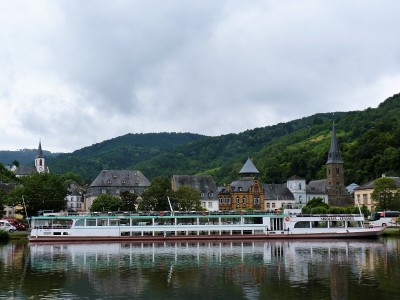 Nikolaus-Cusanos3-04-07-2016-Traben-Trarbach (2).JPG (199.38 Kio) Vu 1218 fois Nikolaus-Cusanos3-04-07-2016-Traben-Trarbach (2).JPG