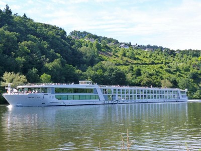 Emerald-Star-1-07-07-2016-Traben-Trarbach (2).JPG (269.98 Kio) Vu 1227 fois Emerald-Star-1-07-07-2016-Traben-Trarbach (2).JPG