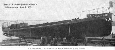 ESSO ROUEN mise à l'eau (Copier).JPG (132.45 Kio) Vu 11370 fois ESSO ROUEN mise à l'eau (Copier).JPG