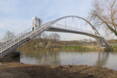 passerelle-seine.JPG