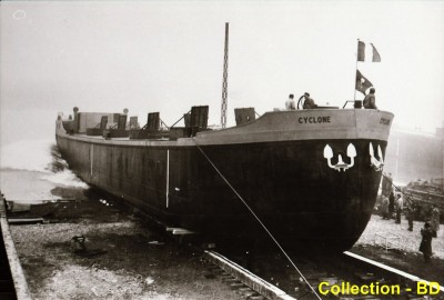 IMG_20170216_0024 Chantiers ACHS CYCLONE Lancement en présence de Raoul Salles (Copier) (2).jpg (85.15 Kio) Vu 4828 fois IMG_20170216_0024 Chantiers ACHS CYCLONE Lancement en présence de Raoul Salles (Copier) (2).jpg