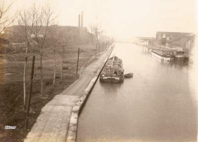 Canal Saint-Denis - vers 1945 (1) (Copier).jpg (282.52 Kio) Vu 5715 fois Canal Saint-Denis - vers 1945 (1) (Copier).jpg