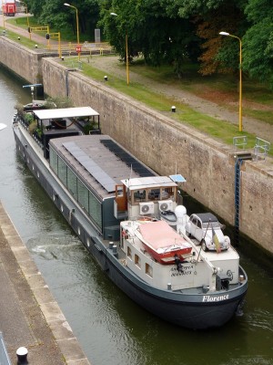 Florence-13-17-08-2017-sluis-Weurt (2).JPG (263.4 Kio) Vu 1330 fois Florence-13-17-08-2017-sluis-Weurt (2).JPG