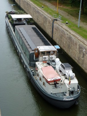 Florence-12-17-08-2017-sluis-Weurt (2).JPG (242.28 Kio) Vu 1330 fois Florence-12-17-08-2017-sluis-Weurt (2).JPG