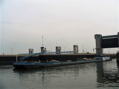 Hydra-2-1-28-07-2006.jpg (93.75 Kio) Vu 4214 fois Hydra-2-1-28-07-2006.jpg