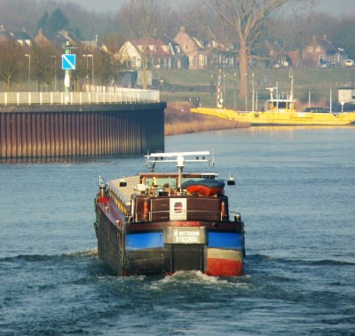 Veronica-3-27-03-2018-sluis-Lith (2).JPG (227.55 Kio) Vu 7642 fois Veronica-3-27-03-2018-sluis-Lith (2).JPG